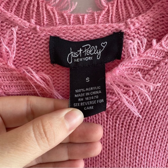 Pink V-Neck Sweater with Floral Design - Picture 4 of 4